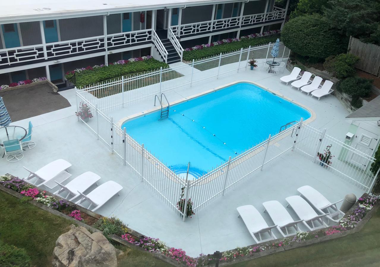 Sands Of Time Motor Inn & Harbor House Woods Hole Exterior photo